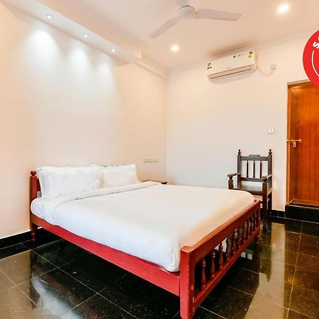 Spot On 39480 Vattekad Tourist Home Kakkanad Εξωτερικό φωτογραφία