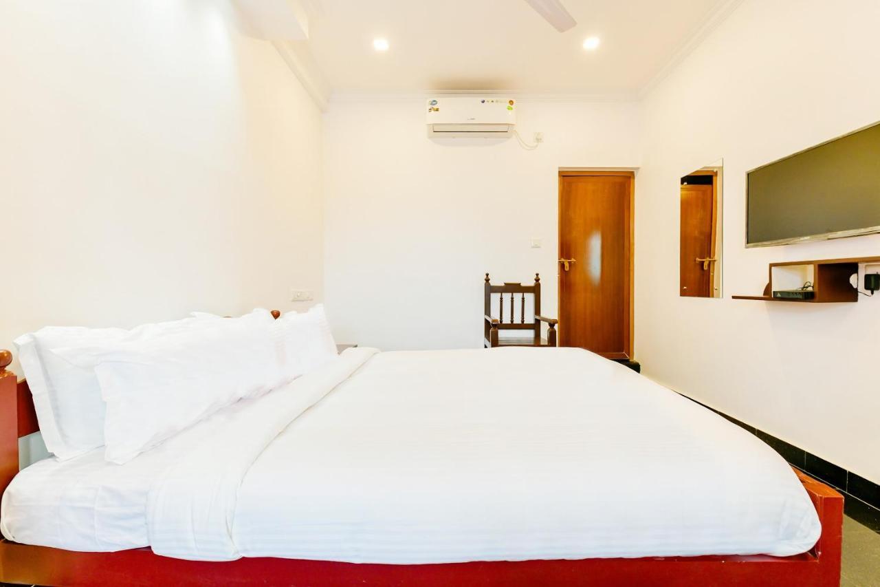 Spot On 39480 Vattekad Tourist Home Kakkanad Εξωτερικό φωτογραφία