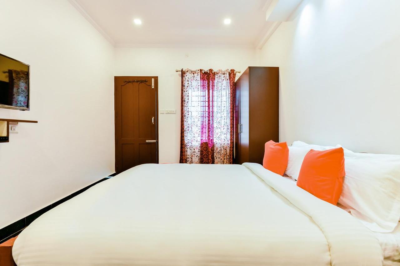 Spot On 39480 Vattekad Tourist Home Kakkanad Εξωτερικό φωτογραφία