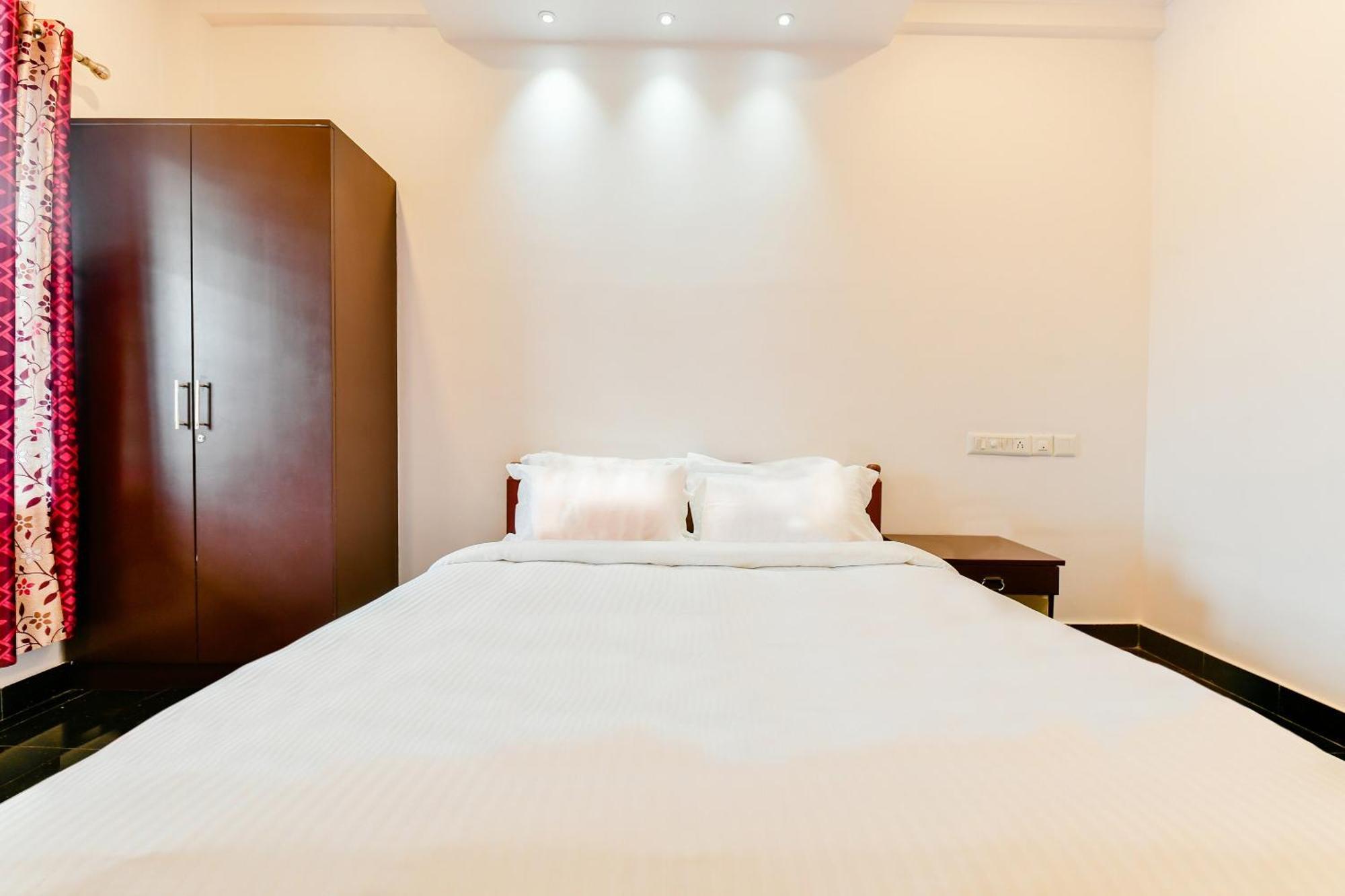 Spot On 39480 Vattekad Tourist Home Kakkanad Εξωτερικό φωτογραφία