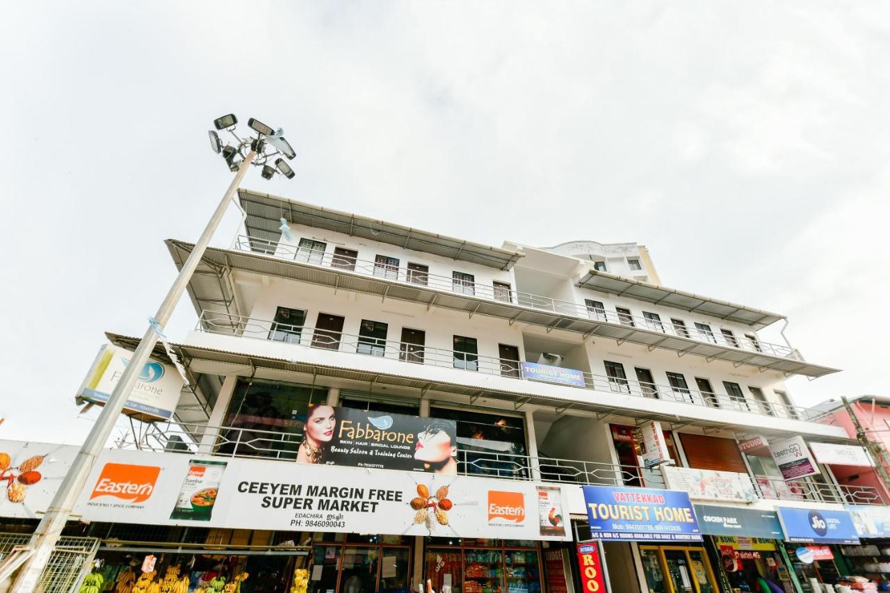 Spot On 39480 Vattekad Tourist Home Kakkanad Εξωτερικό φωτογραφία